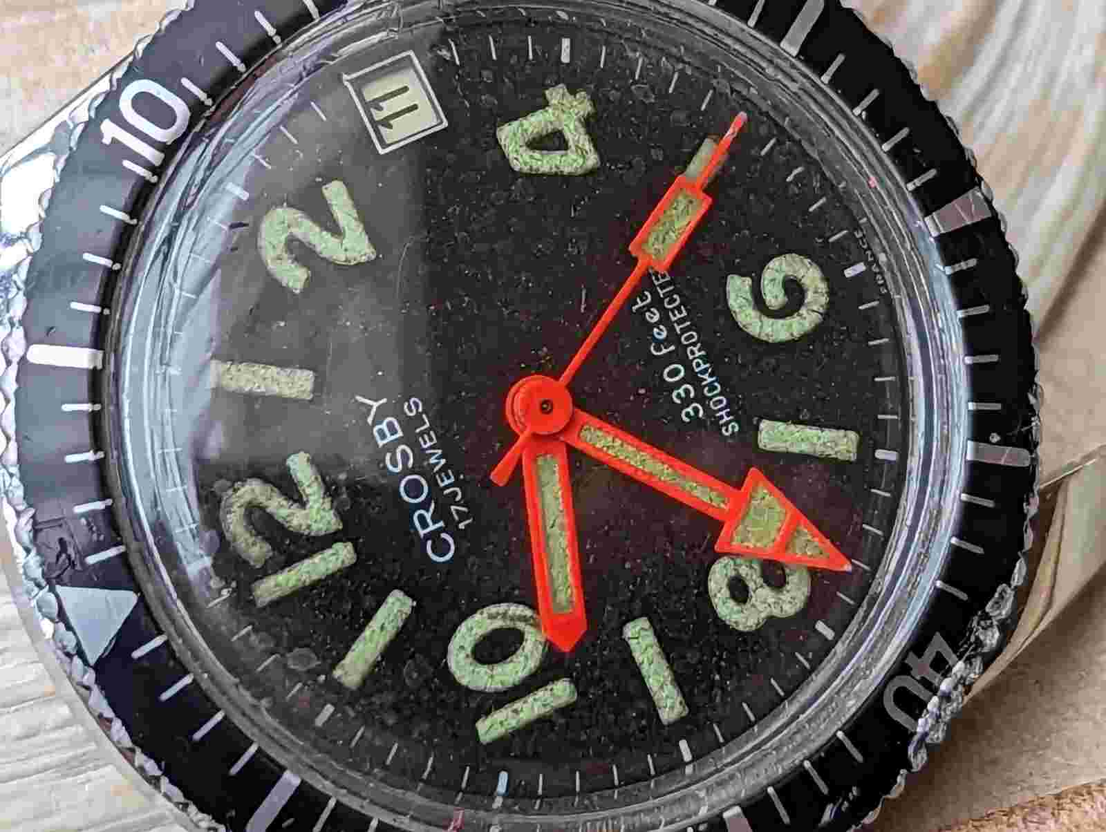 Vintage 1970's Crosby 330 Feet French Diver w/Warm Patina,Orange Accented Hands