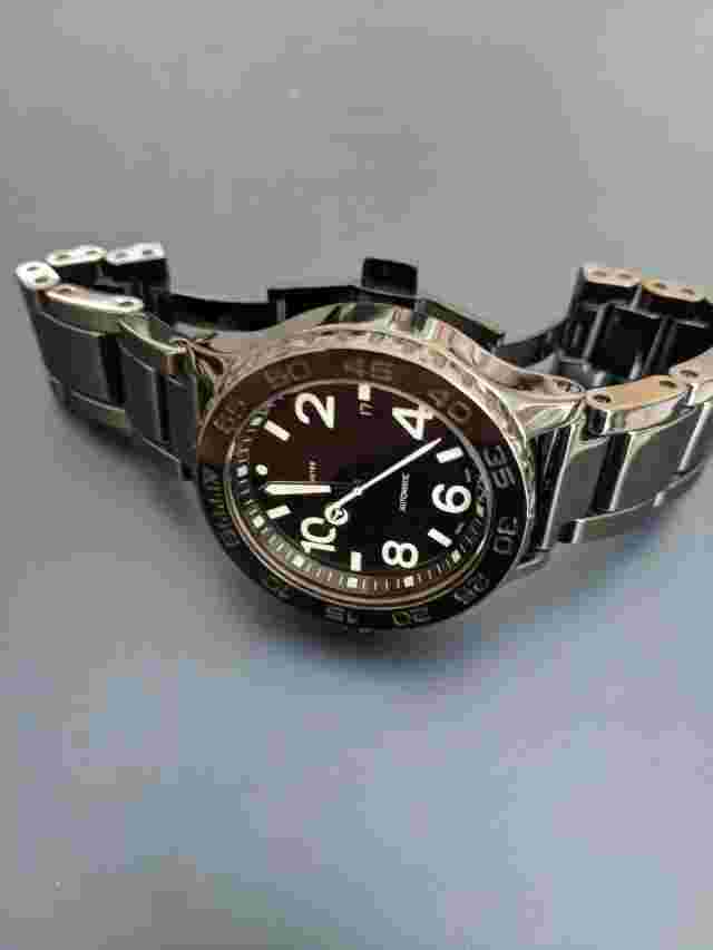 Pre-owned  Nixon watch