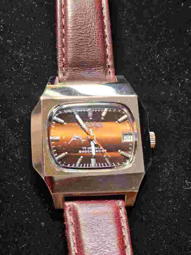 Vintage Cornavin Pentaflex Dolphin Dial Runs Good