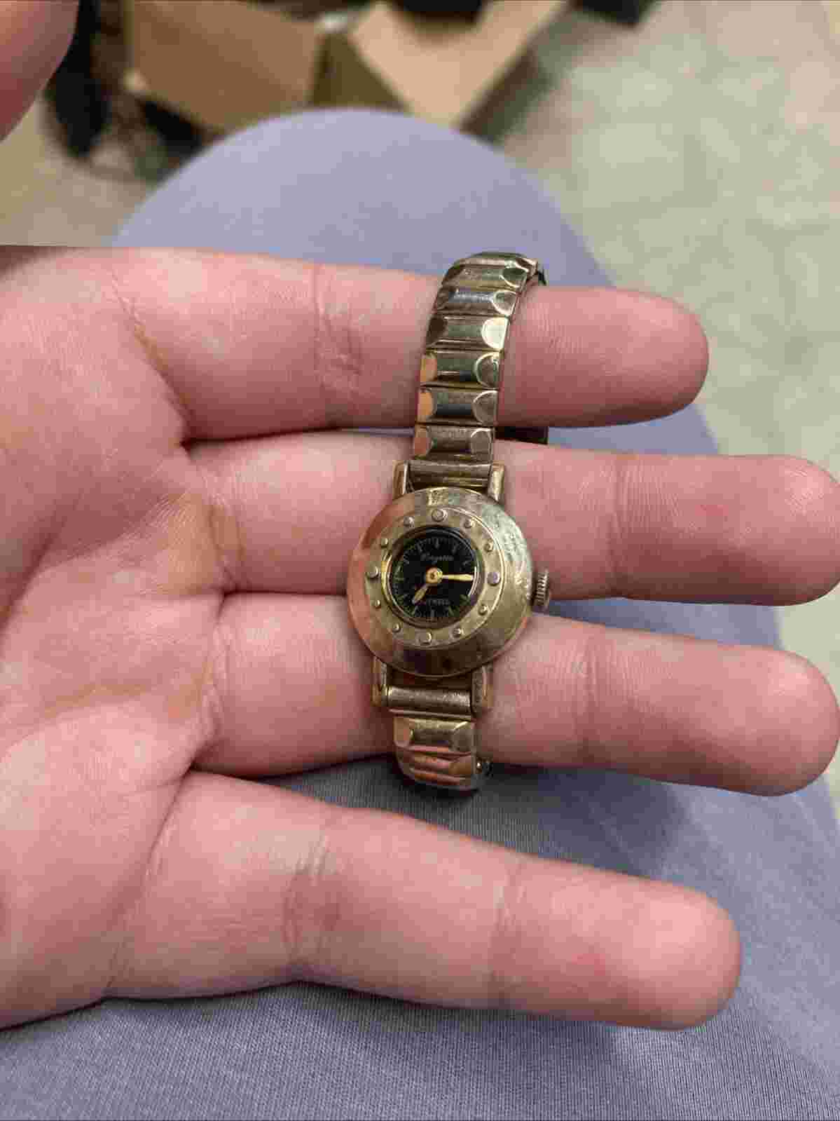 Kingston Watch Ladies In Gold Mechanical Wind 17 Jewels Elastic Band WORKS!!!!!!