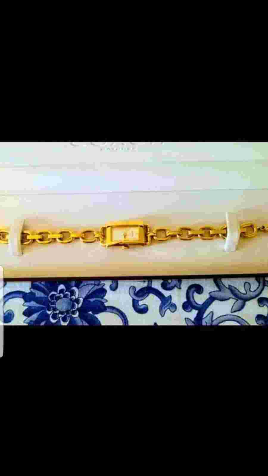 Honora woman watch gold tone formal wear new with the original box