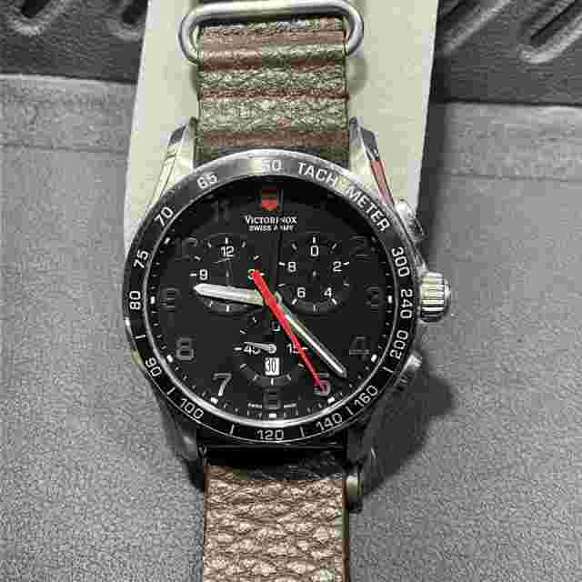 VICTORINOX SWISS ARMY CHRONO CLASSIC XLS 241198 CHRONOGRAPH IMPRESSIVE TIMEPIECE
