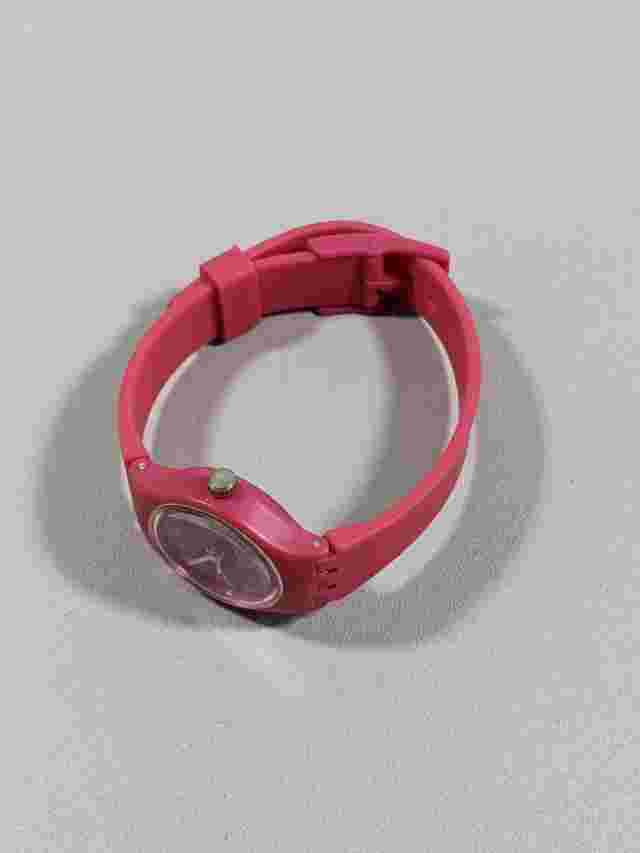 Gap Pink Dial Round Case 25 mm Rubber Band Watch