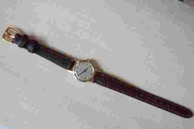 Reloj vintage Duward Splendit de soñora en caja de oro de 18 quilates.