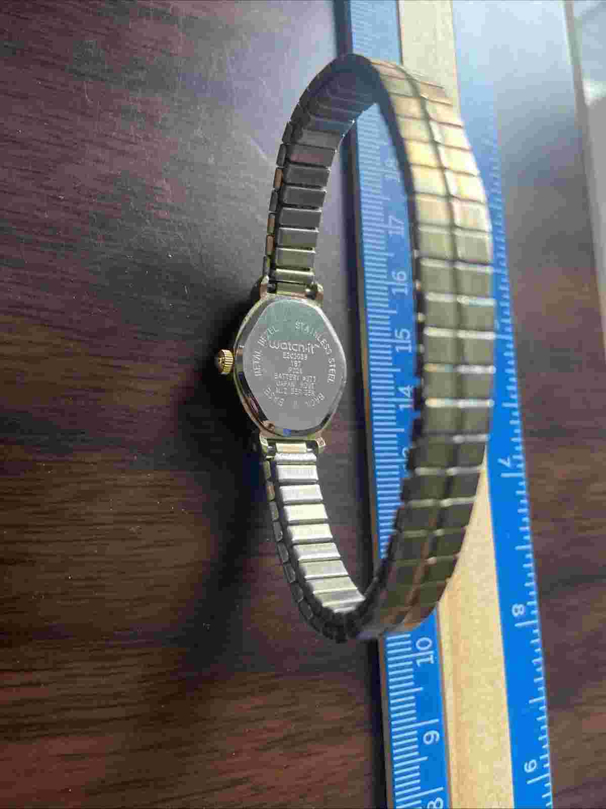 Watch-It Women's Quartz Watch Gold Tone Stretch Band Case Heart - New Battery