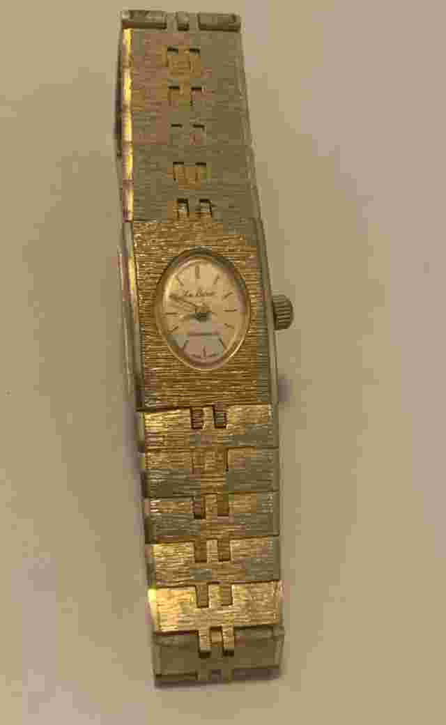 Vintage Le Baron Ladies Watch Bracelet Not Working Gold Tone Hong Kong