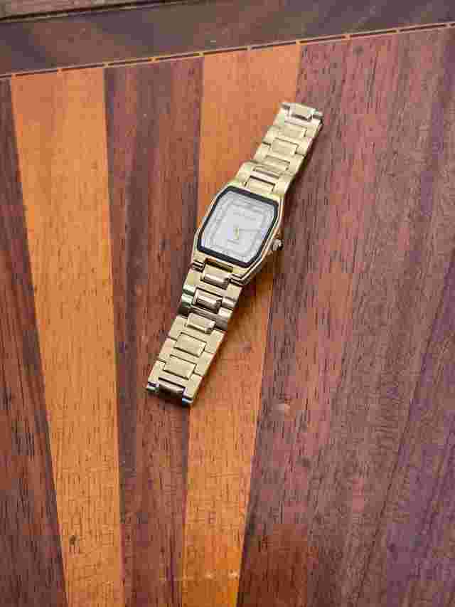 Halston Watch Womens Vintage 20mm Gold Tone Case Quartz Analog New Battery