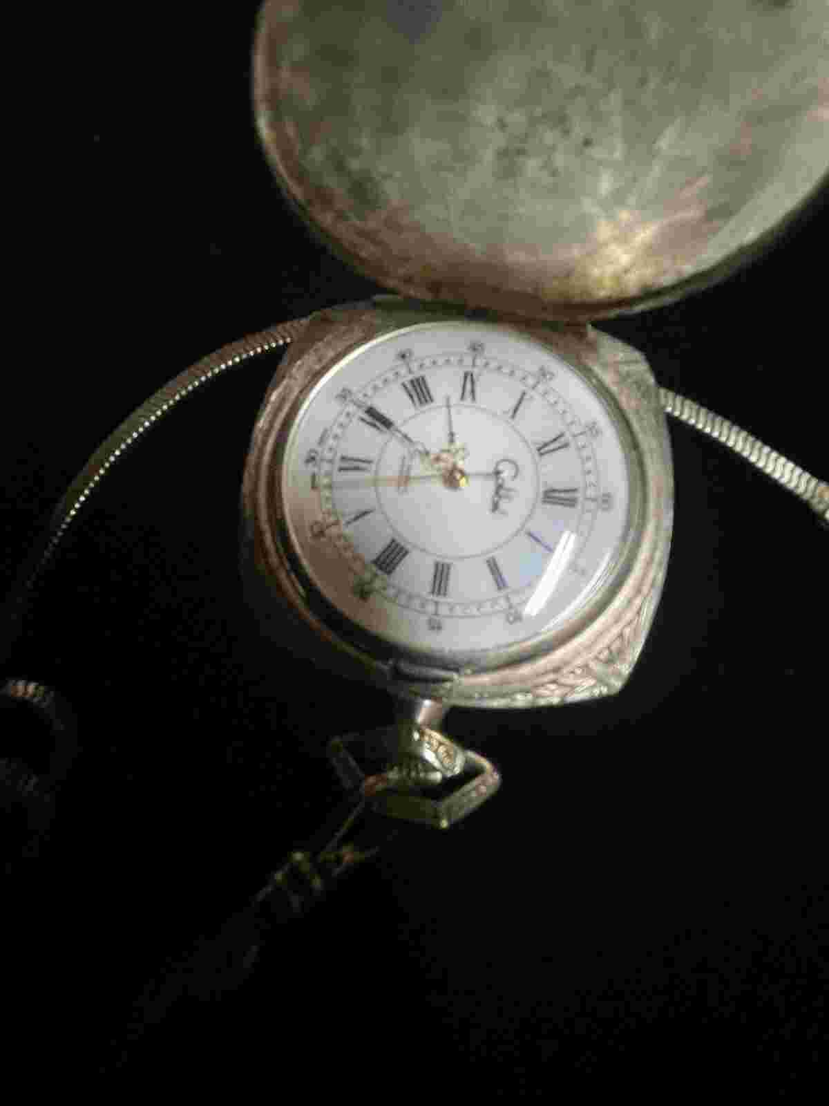 VTG COLIBRI 17 Jewel Silver tone Pocket Watch is working &keeping Times