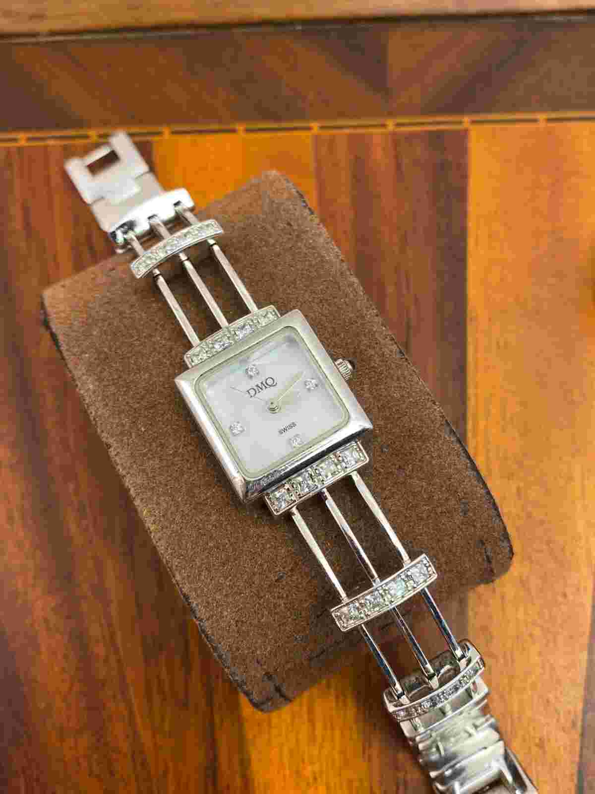 DMQ Swiss Women's Watch Crystal Bezel MOP Dial Silver Tone 19mm - New Battery