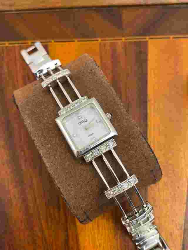DMQ Swiss Women's Watch Crystal Bezel MOP Dial Silver Tone 19mm - New Battery