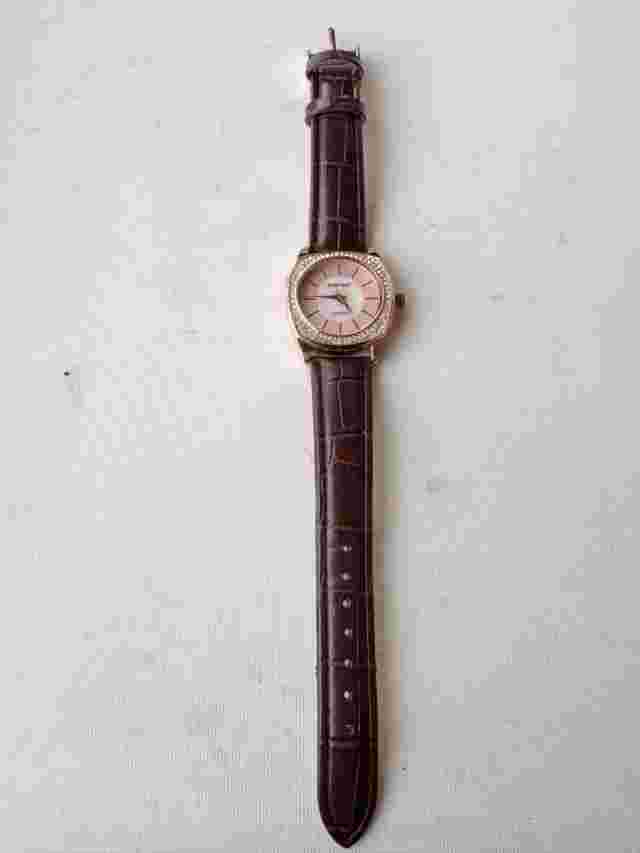 Vintage Ellen Tracy Mother of Pearl Dial Women's Quartz Watch 30mm Case, Running
