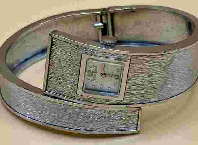 Vintage RARE NEIMAN MARCUS Wakmann 17 Jewel Bypass Watch Estate Brushed Silver