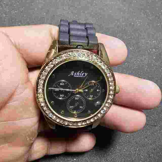 Ashley Princess Ladies Quartz Watch Gold Tone Black Dial Diamond Bezel Working