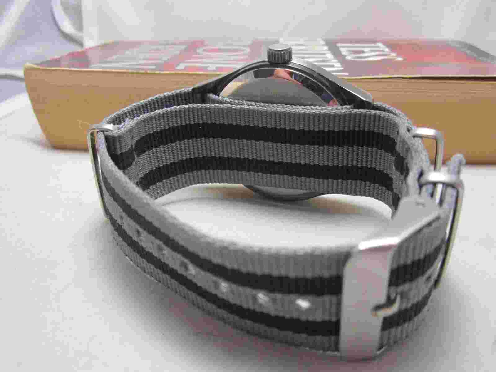 American Eagle Outfitters Men's Quartz Watch Works Great.