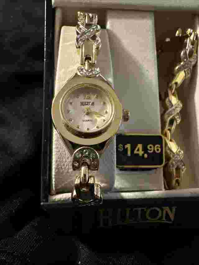 Hilton Vintage Womens Two Tone Round Dial Bracelet Watch with Bracelet New