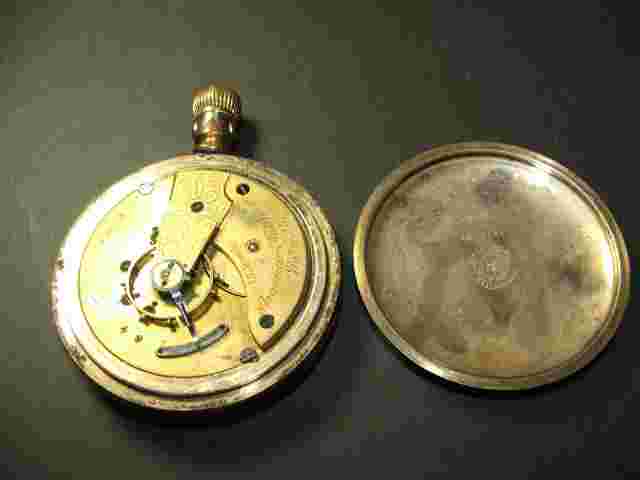 Antique/Vintage American Waltham pocket watch 14044184 *WORKS* needs light TLC