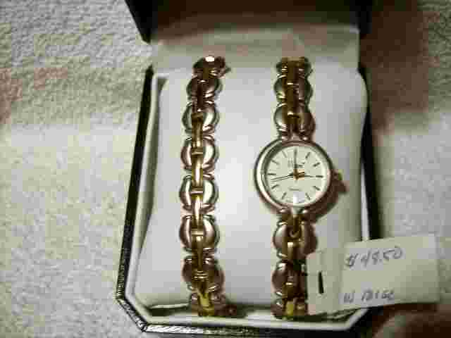 Vivani Ladies Watch and Bracelet SET GOLD & SILVER TONE IN BOX / NEW