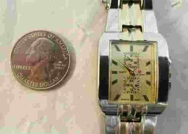 LUIS CARDINI Lady's Watch w Metal Link Gold Silver Band RUNS but NEEDS BATTERY