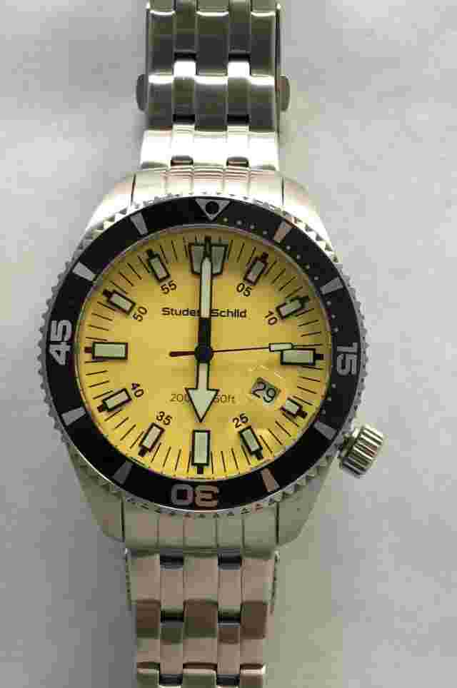 Studer Schild Biscayne Mens Swiss 660ft luminecent hands and markers