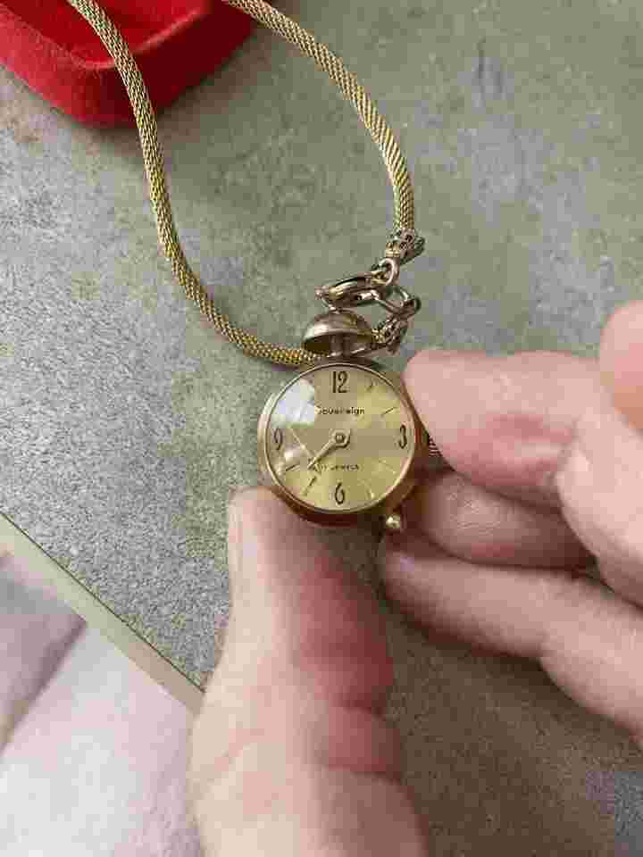 Vintage Sovereign Pendant Watch