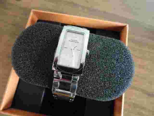 New in Box Hush Puppies Quartz Ladies Water Resistant Watch MSRP $150.