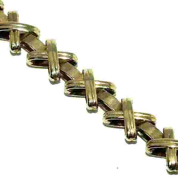 Ladies/womens 9ct 9 carat yellow gold vintage Accurist manual wristwatch