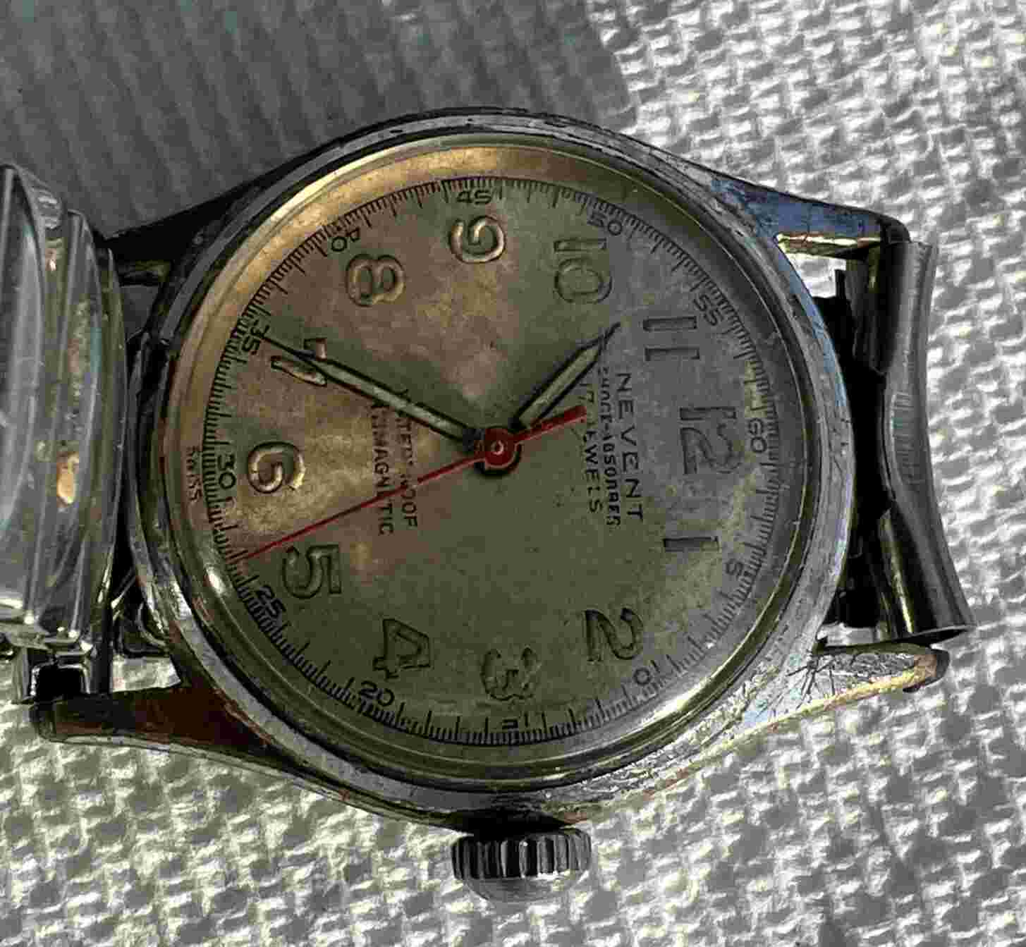 Vintage PHENIX NEVENT SWISS MILITARY TIME WRISTWATCH