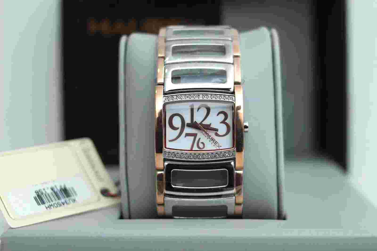 Haurex Italy Women's Quartz Luxury Gold Watch XU345DWH