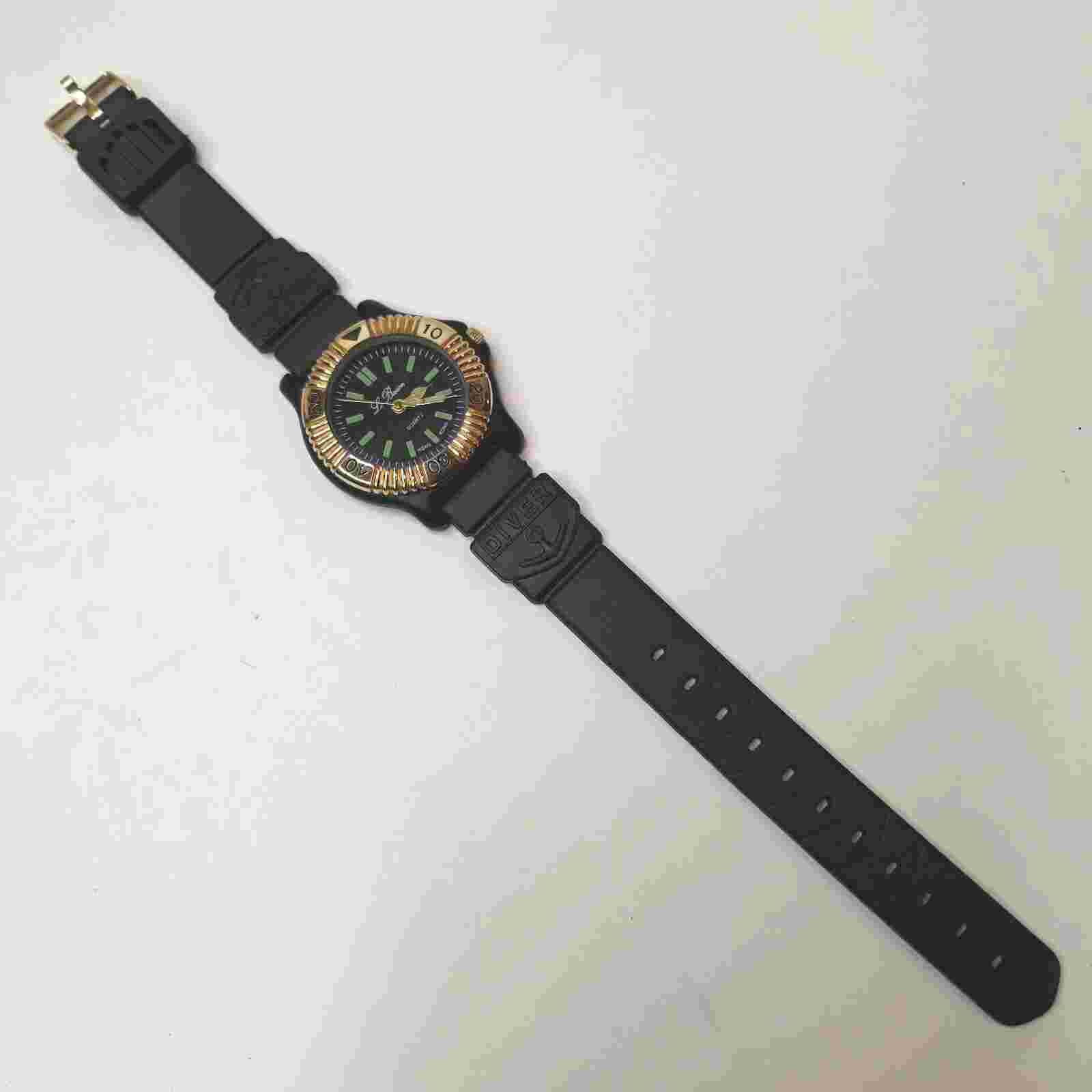 LE BARON Watch Diver Unisex Gold Tone Runs Great NEW BATTERY Barely Worn