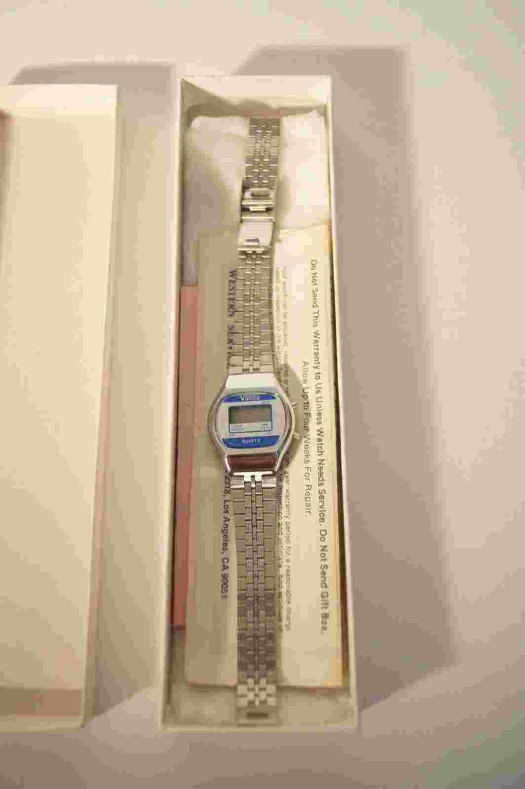 Vintage Vogue Quartz Watch Wristwatch Antimagnetic Stainless Steel Silver Analog