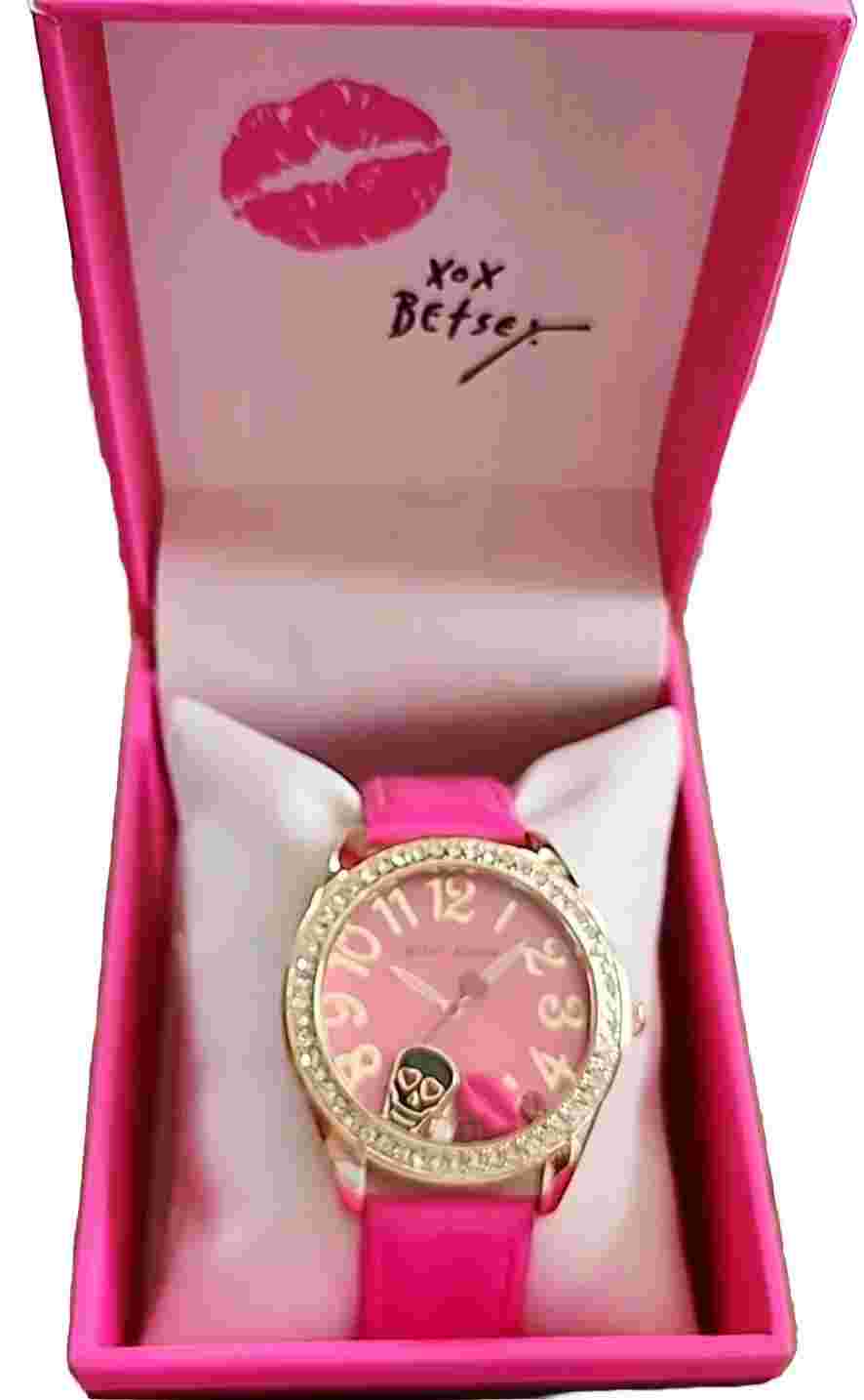 New in Box BETSEY JOHNSON Watch Floating Charms Skull Lips Rhinestones Pink