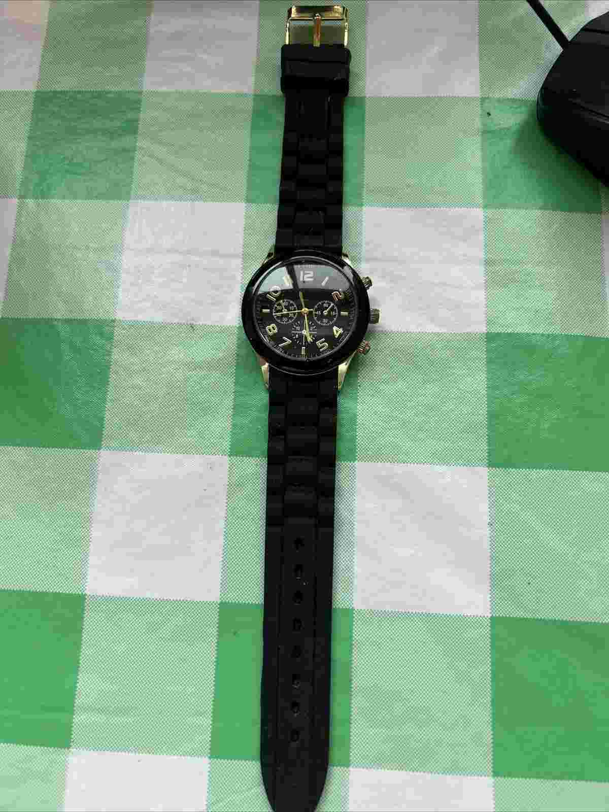 Darice Wristwatch Black/Gold Silicone Strap Women/Unisex Quartz Watch