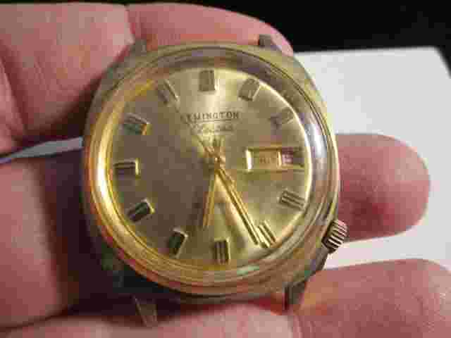 VINTAGE REMINGTON ELECTRA 17 DATOMATIC WATCH DAY DATE NO BAND RUNS GREAT BBA25A