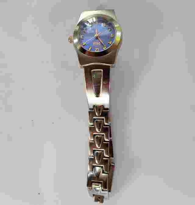 LEI Watch Women Stainless Steel Silver NEW Battery Quartz Blue Face W/Extra Link