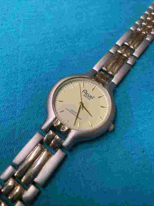 Unisex Acuet Analog Quartz Watch With Gold And Silver Band