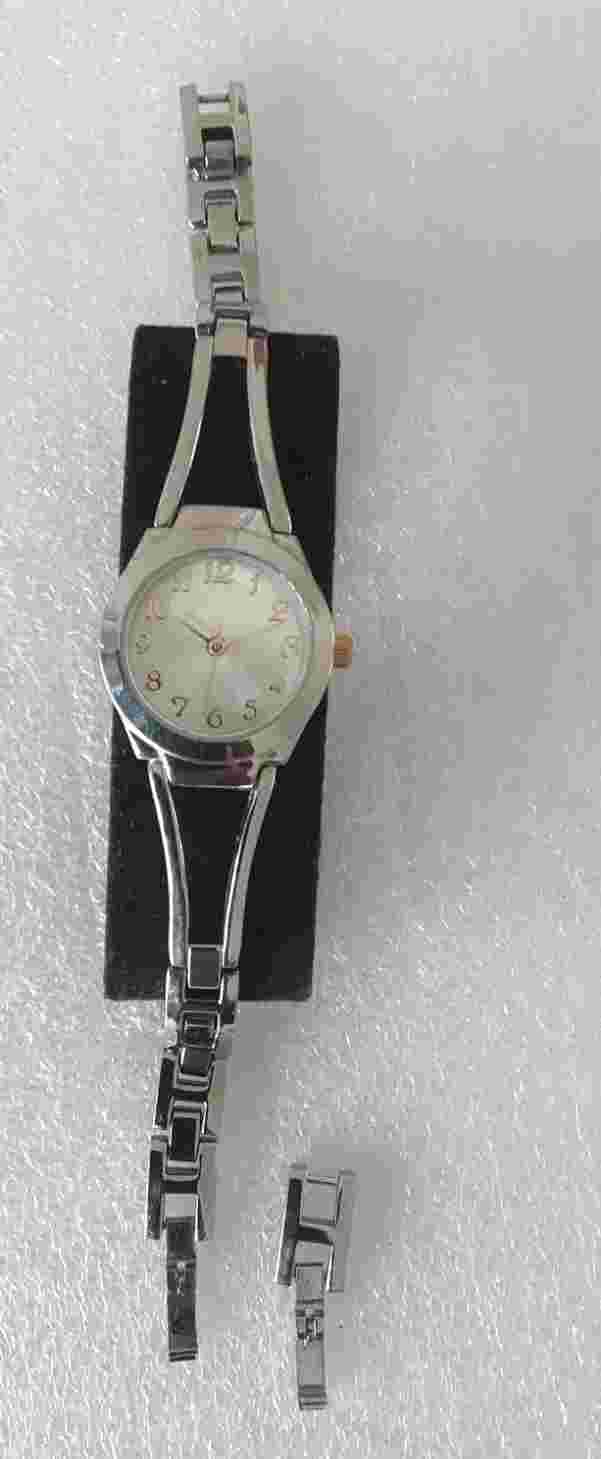 MARKS AND SPENCER Ladies Beautiful Quartz Watch With A Extra Link