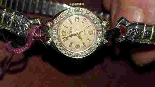Helbros ladies 14K gold case and DIAMONDS wrist watch