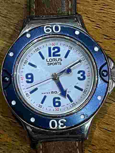 Exquisite Lorus V501-X164 WR50M Sports Quartz Ladies Leather Watch - Working