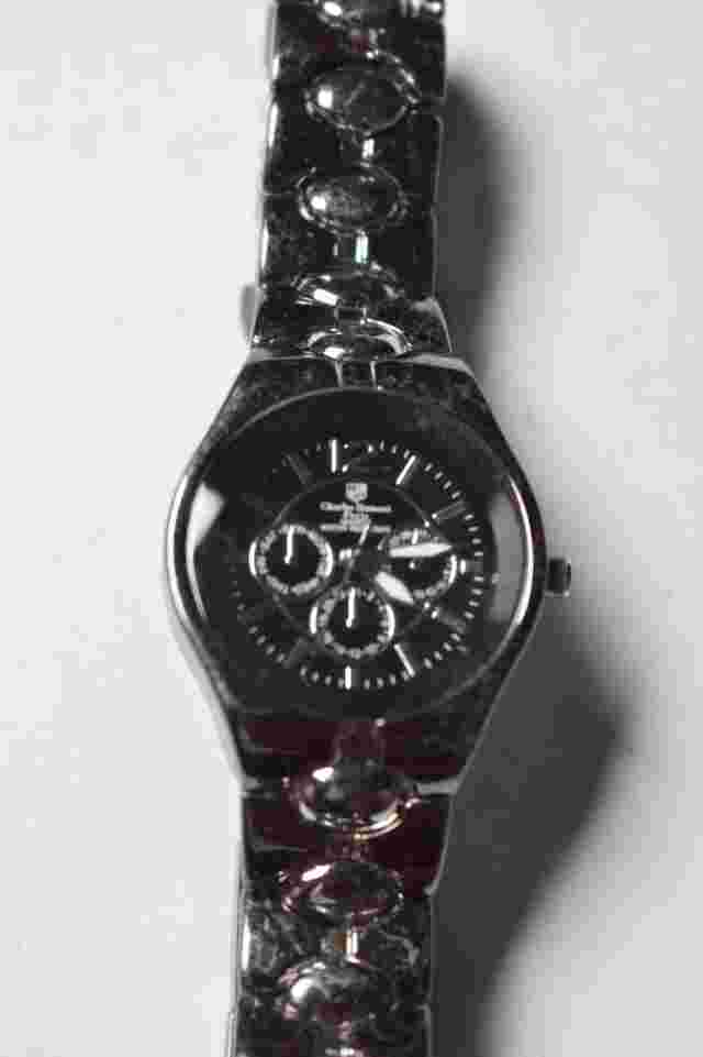 CHarles Dumont Paris quartz 2356L