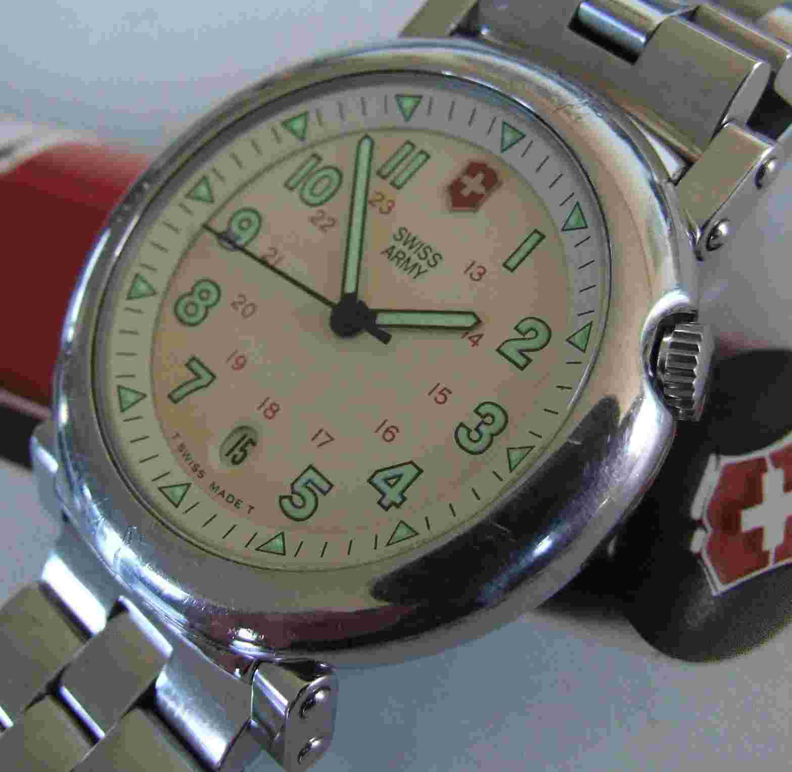 ULTRA Rare Mens SWISS ARMY DELTA 2 Polished Watch~Cream Dial~OEM SS Bracelet~VGC