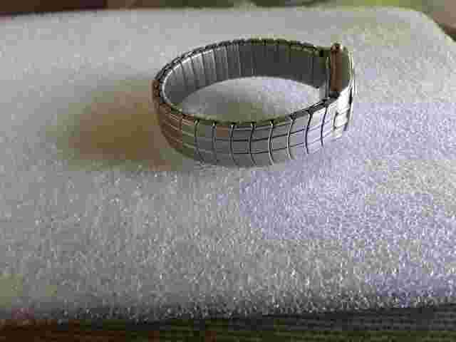 Women's Embassy by Gruen Quartz  Crystal Analog Dial Watch NEW BATTERY VGC 5-7W9