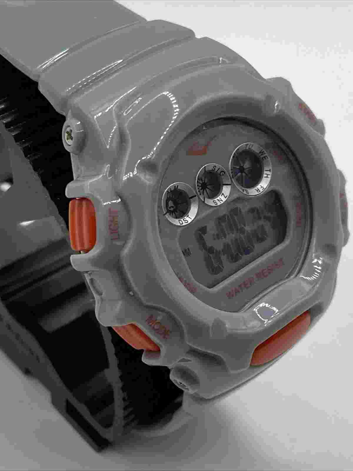 Everlast Watch Men's Multi Function New With out Tags Grey Silicon Band