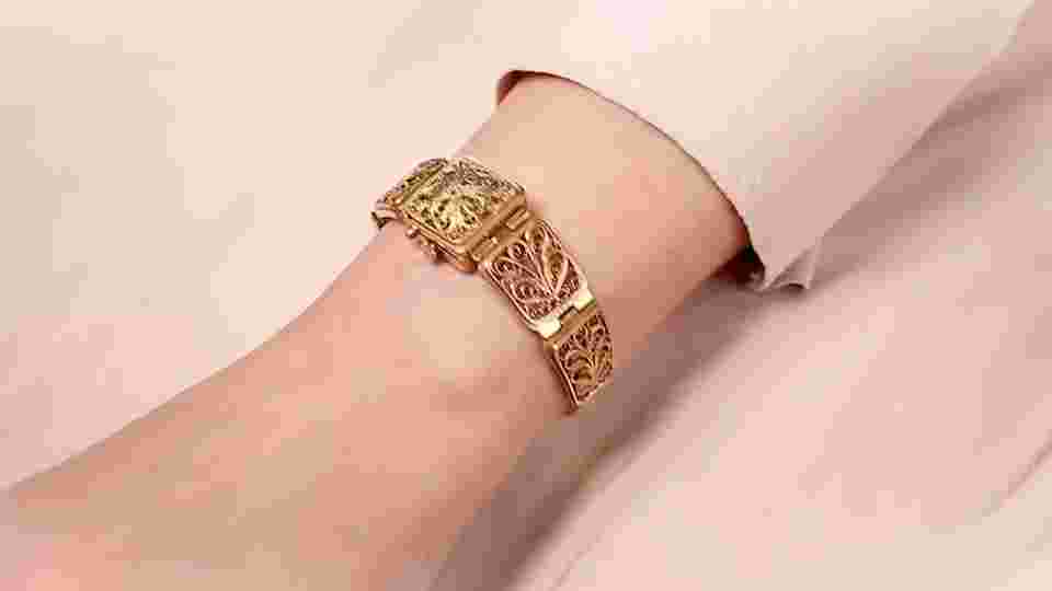 Vintage women's cocktail watches. Soviet Watch Ladies CHAIKA. filigree.