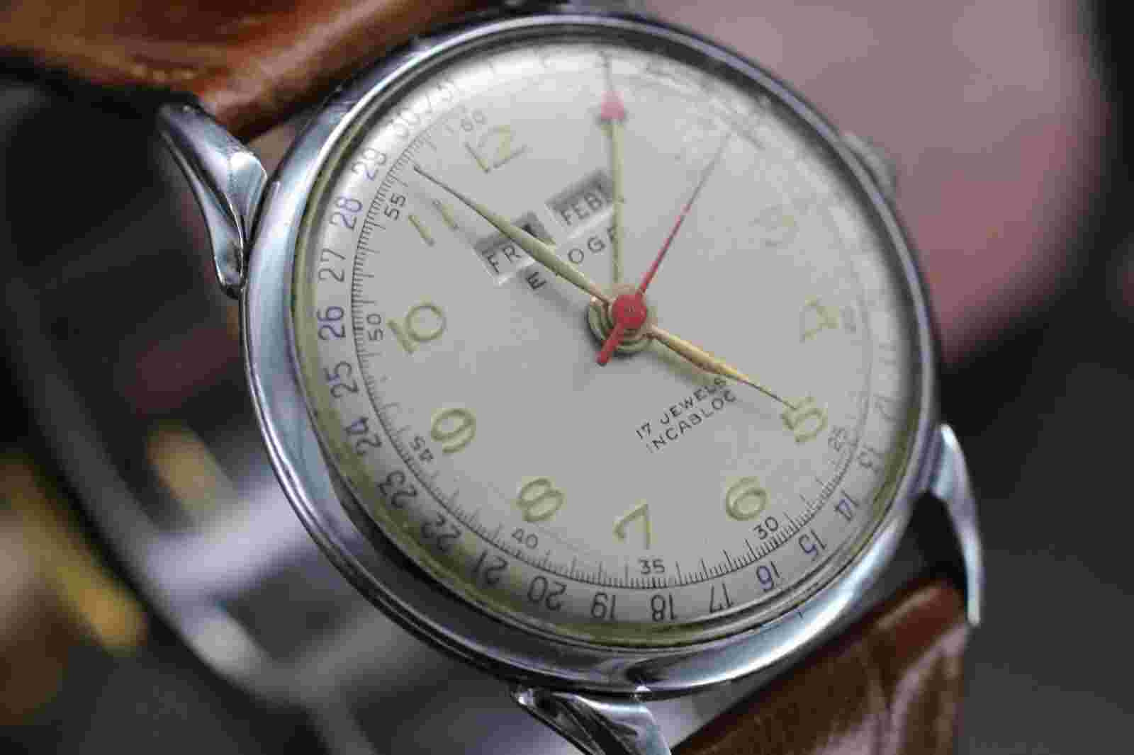 Vintage ELOGA Triple Date Pointer Calendar Midsize Mens Dress Watch
