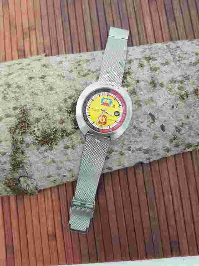 Sorna Bullhead NOS-Style automatic watch yellow version new unworn mesh band