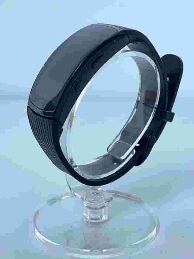 SAMSUNG Galaxy Gear Fit2 Pro Digital Wristwatch Rubber Black Excellent JAPAN