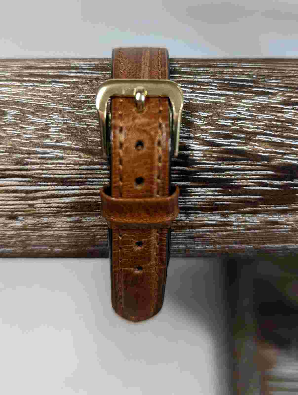 LE CHATEAU WOMENS DRESS WATCH 2011L GENUINE LEATHER BAND 18K GOLD PLATED DIAL