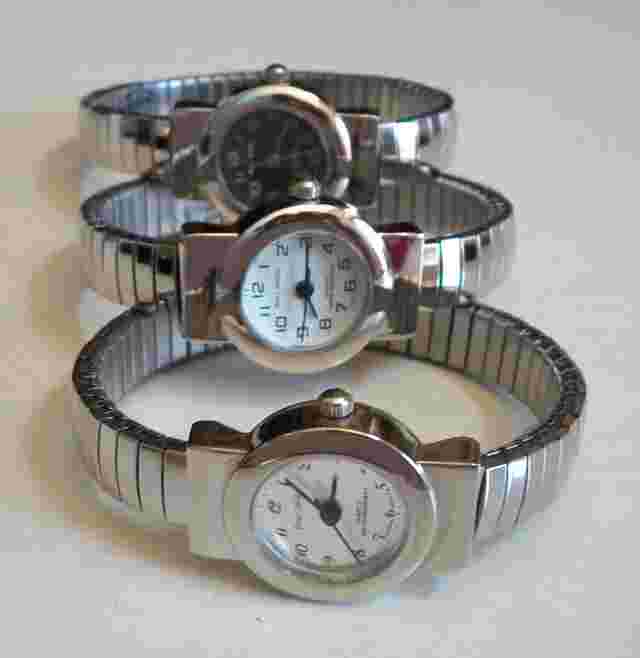 Women's Number Dial Stretch Band Silver Finish Fashion Casual Watch