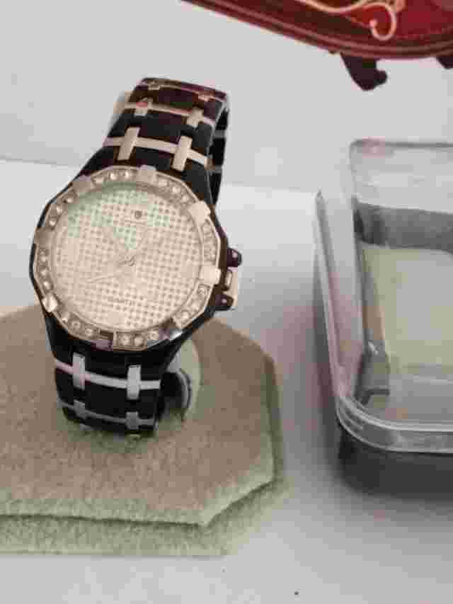 Luis Cardinia Silver/Black Watch N.I.B. New Battery Fitted