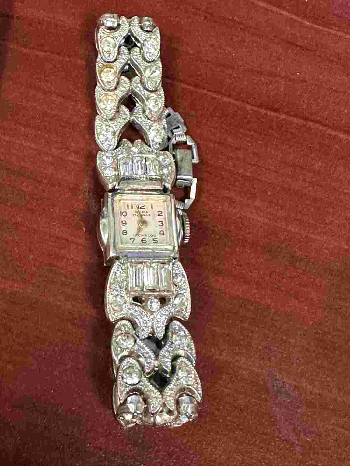 Vintage Mepa 17 Jewels Ladies Rhinestone Watch Classy Swiss Made